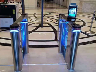 人臉測溫身份證健康碼核驗一體機(jī)